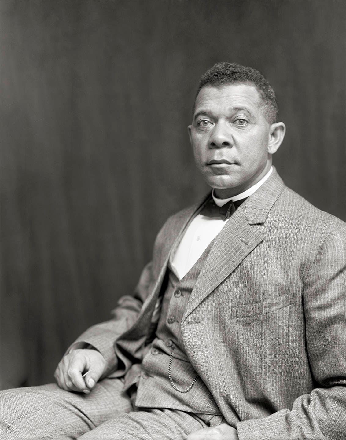 Booker T. Washington: From Enslavement to National Leadership