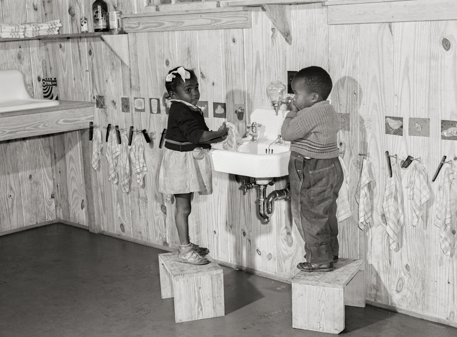 Tin Roofs in the Everglades: Okeechobee, Florida Migratory Labor Camp