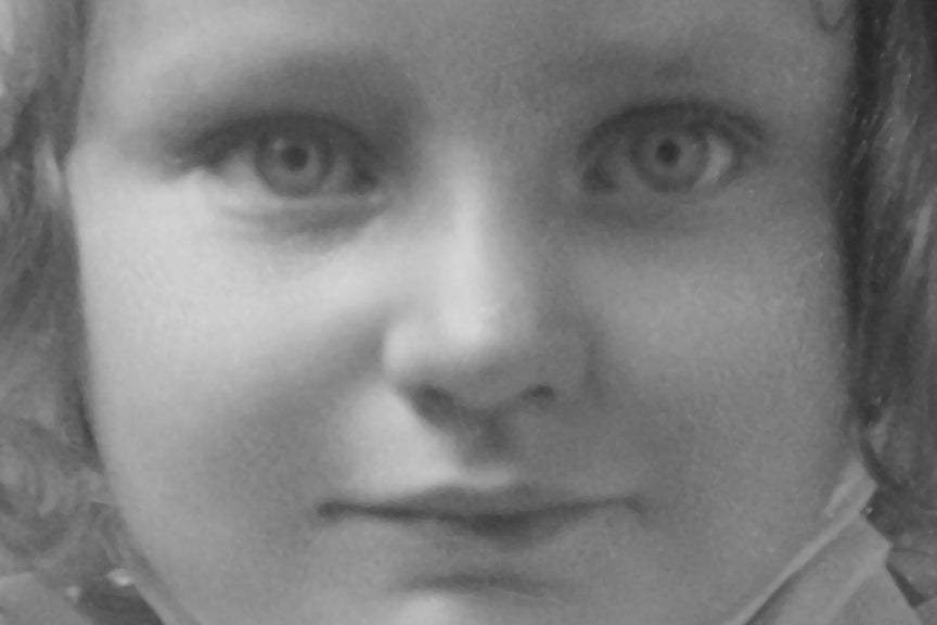 Portrait of Victorian Girl, Late 1800s Historical Pix