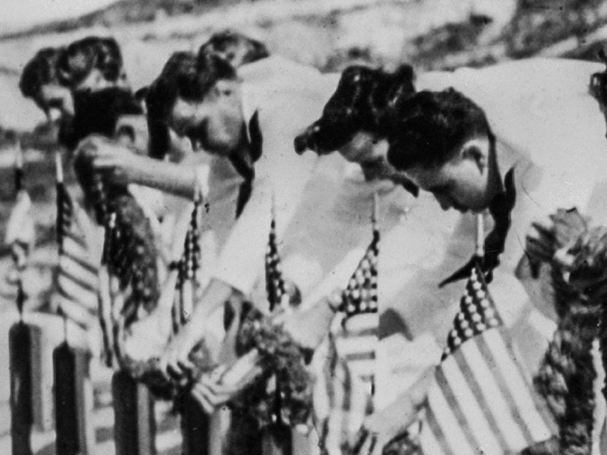 WWII Pearl Harbor Armed Forces Laying Wreaths Historical Pix