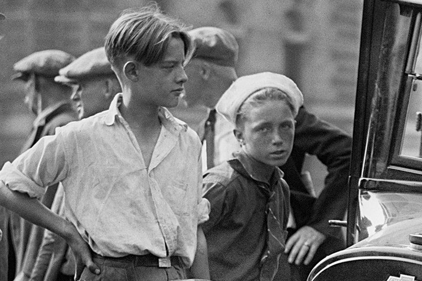 Chevy Lost Wheel in 1927 Historical Pix