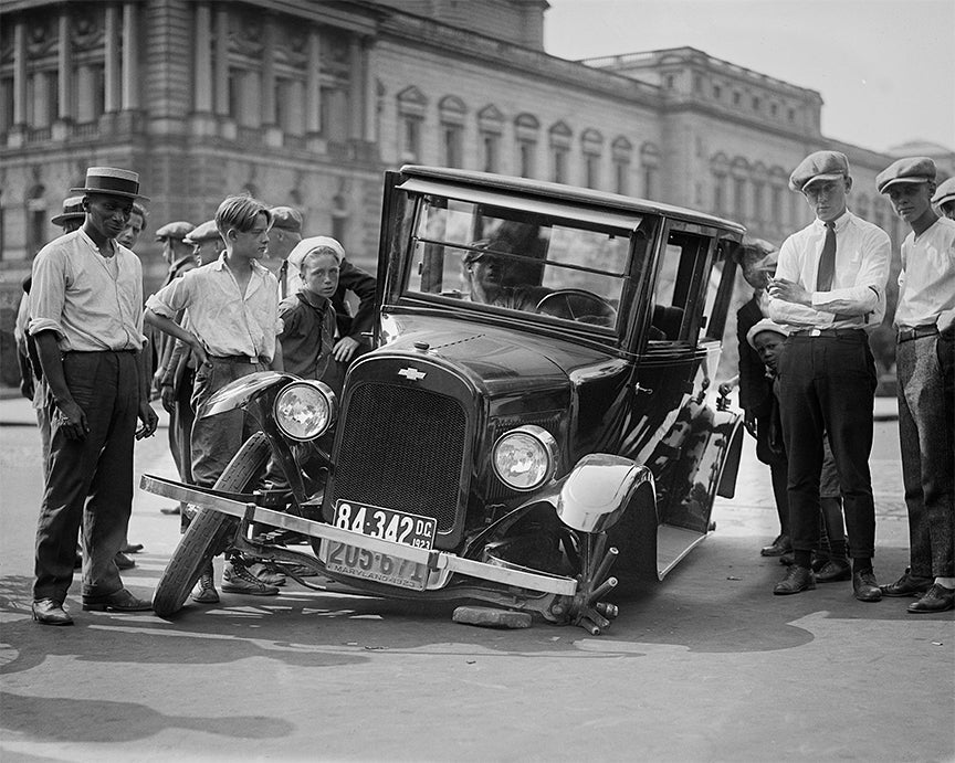 Chevy Lost Wheel in 1927 Historical Pix