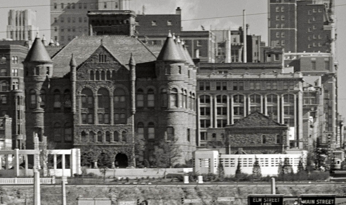Dallas, Texas, Going Eastward on U.S. Highway 80, 1942 Historical Pix