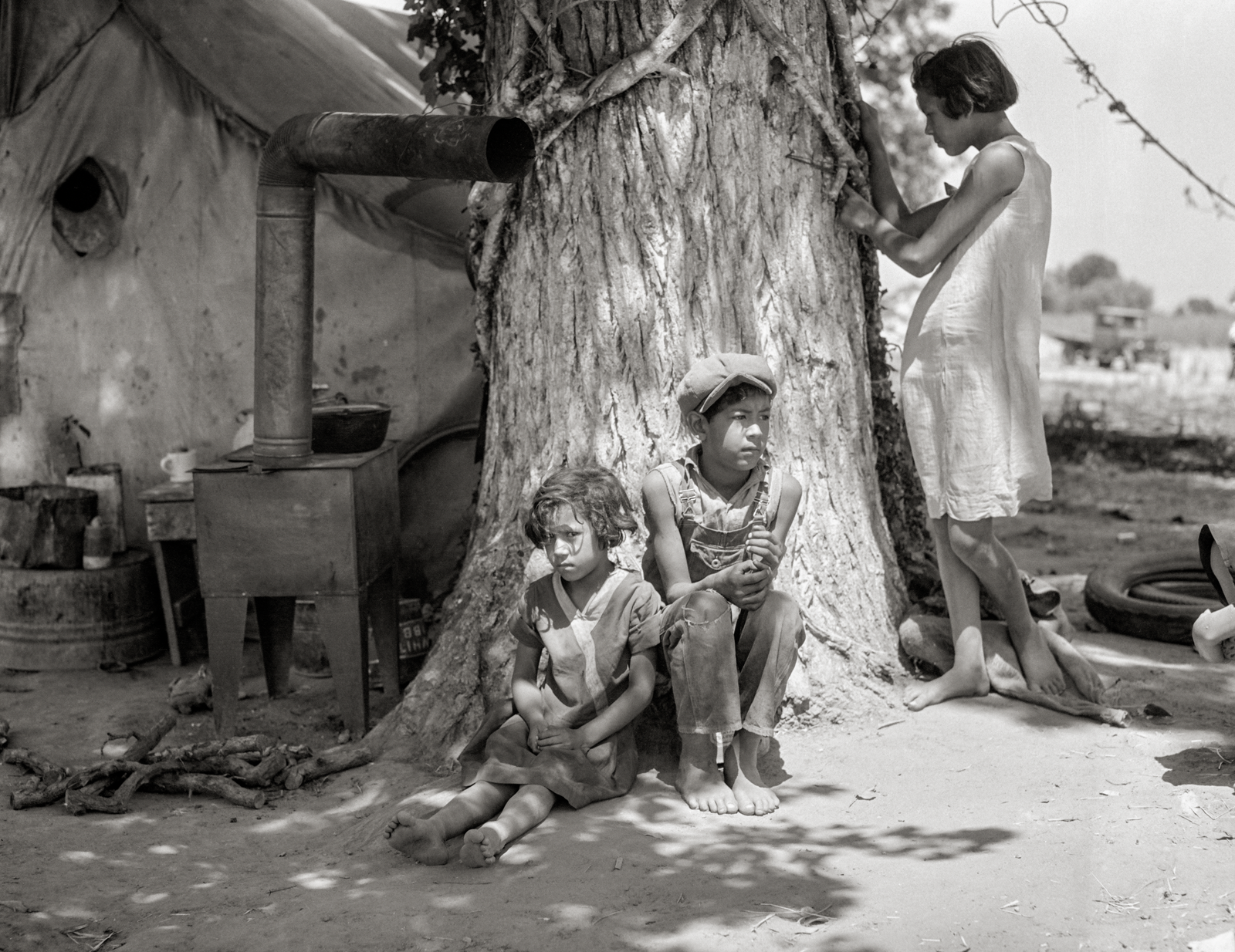 Dorthea Lange, Motherless Children of a Migrant Mother Historical Pix