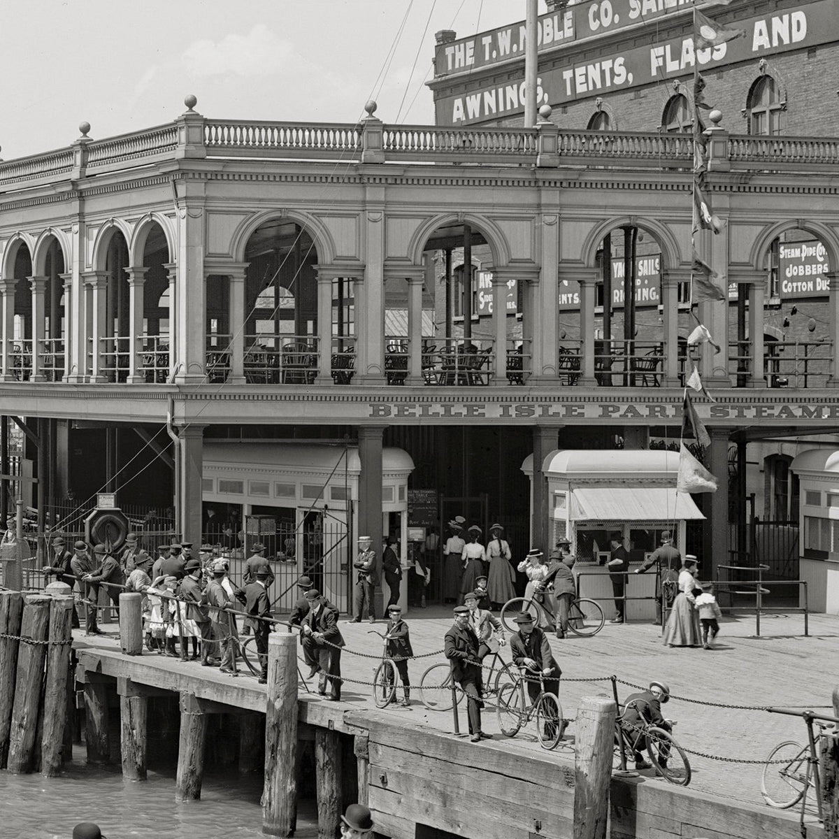 Ferry to Belle Isle Park, Garland Steamboat, Detroit River, 1905, Detroit Historical Pix