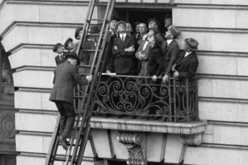 German Shepherd Climbs Ladder, 1923 Historical Pix