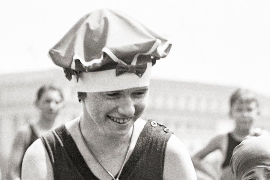 Girls Sit For Photo on Crocodile, Washington DC Tidal Basin, 1920s Historical Pix