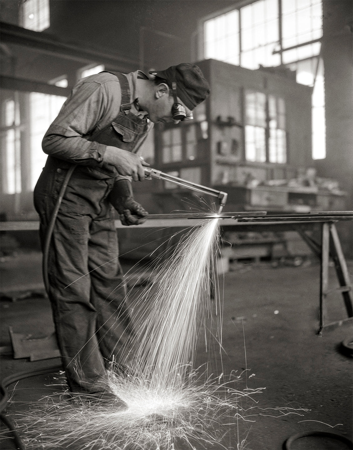 Navy Welder Photo, WWII 1942 Historical Pix
