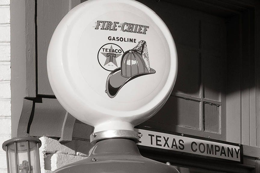 Old Gas Pumps, El Paso, Texas Historical Pix