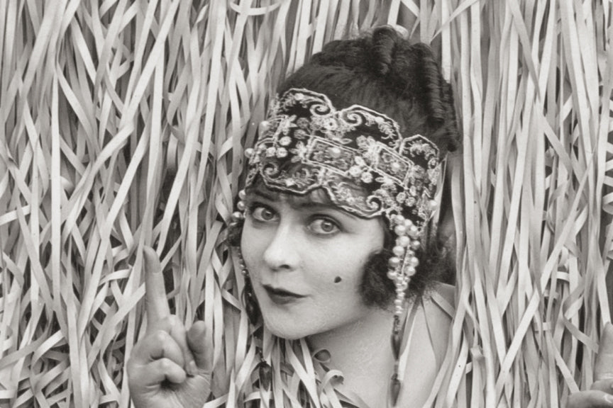 Pin-up photo, Bathing Beauties, in Shredded Paper, 1918 Historical Pix