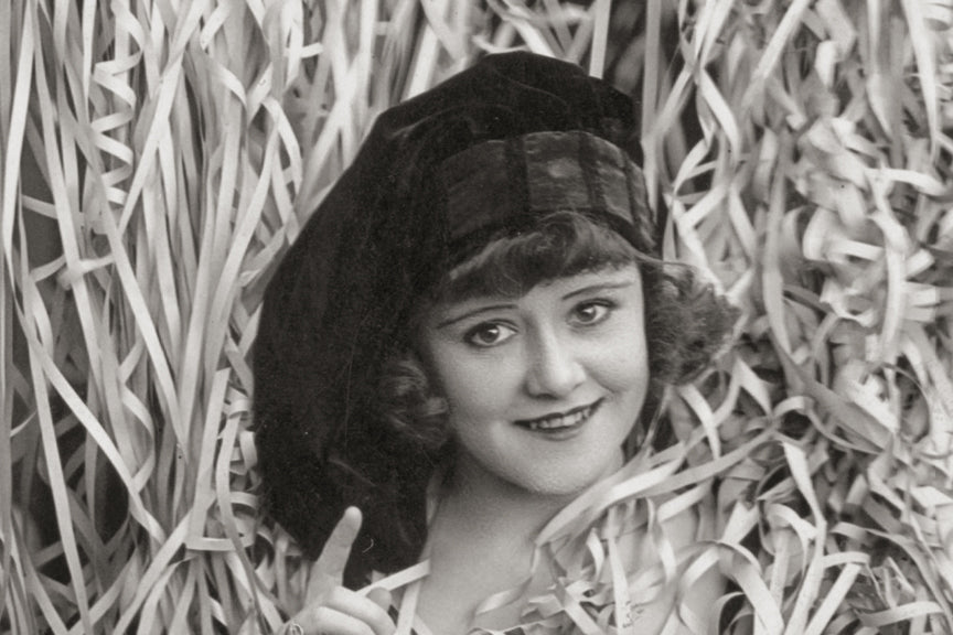 Pin-up photo, Bathing Beauties, in Shredded Paper, 1918 Historical Pix