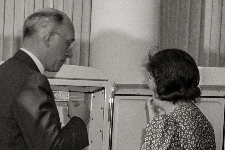 Retro Kitchen, Mid-Century Design, 1941 Historical Pix