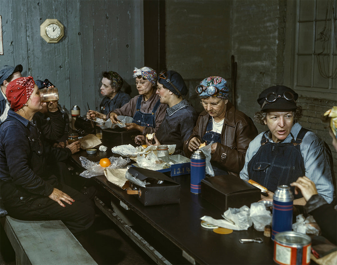 Rosie The Riveter, Strong Women, Retro Women War Workers, 1943 Historical Pix