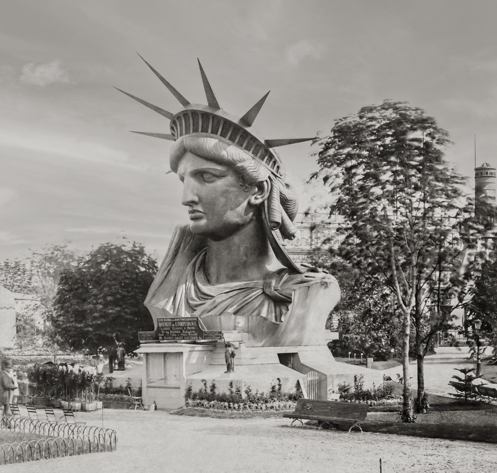 The head of the lady of liberty.
