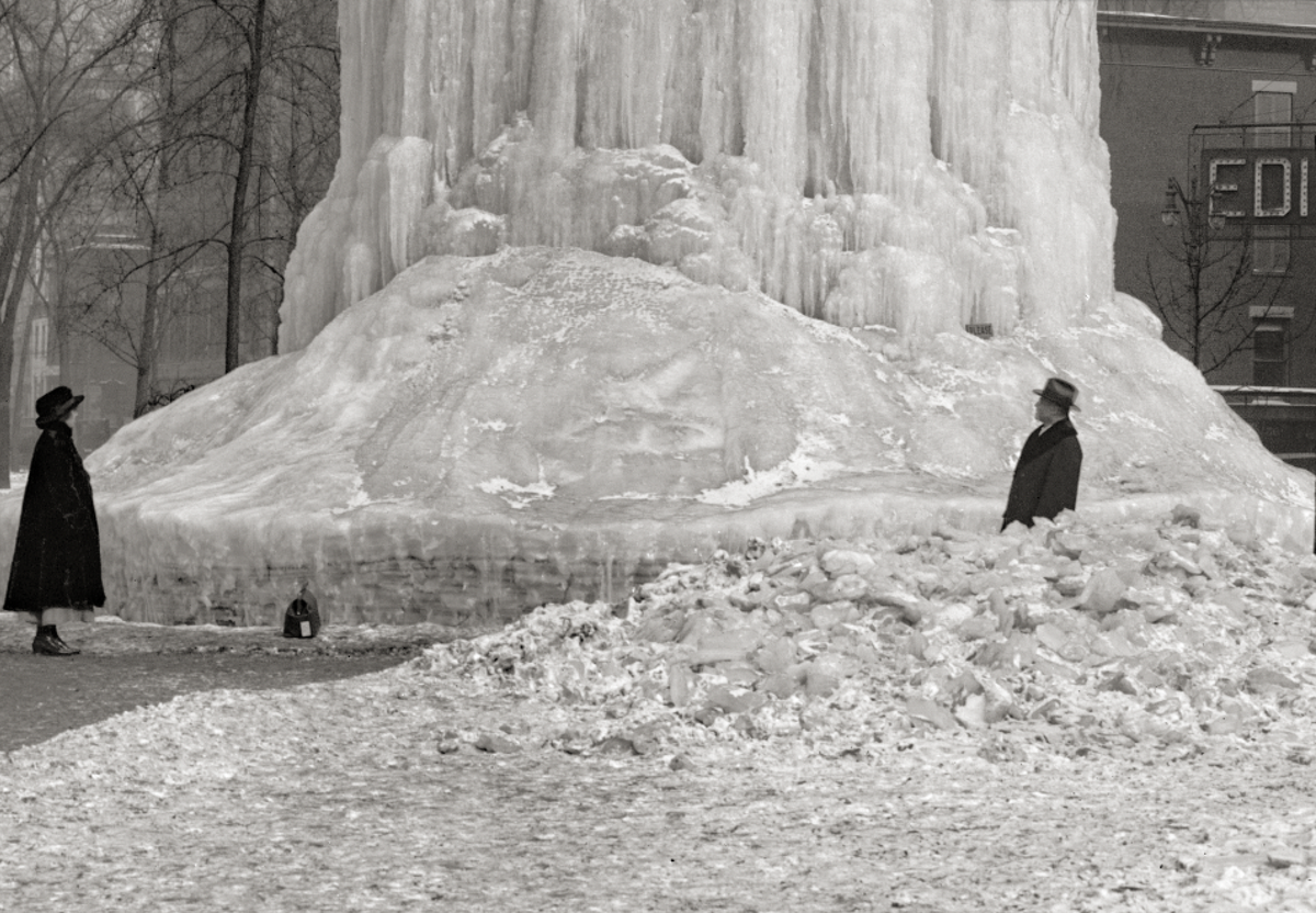 Detroit, Frozen Fountain, Washington Avenue, Circa 1917