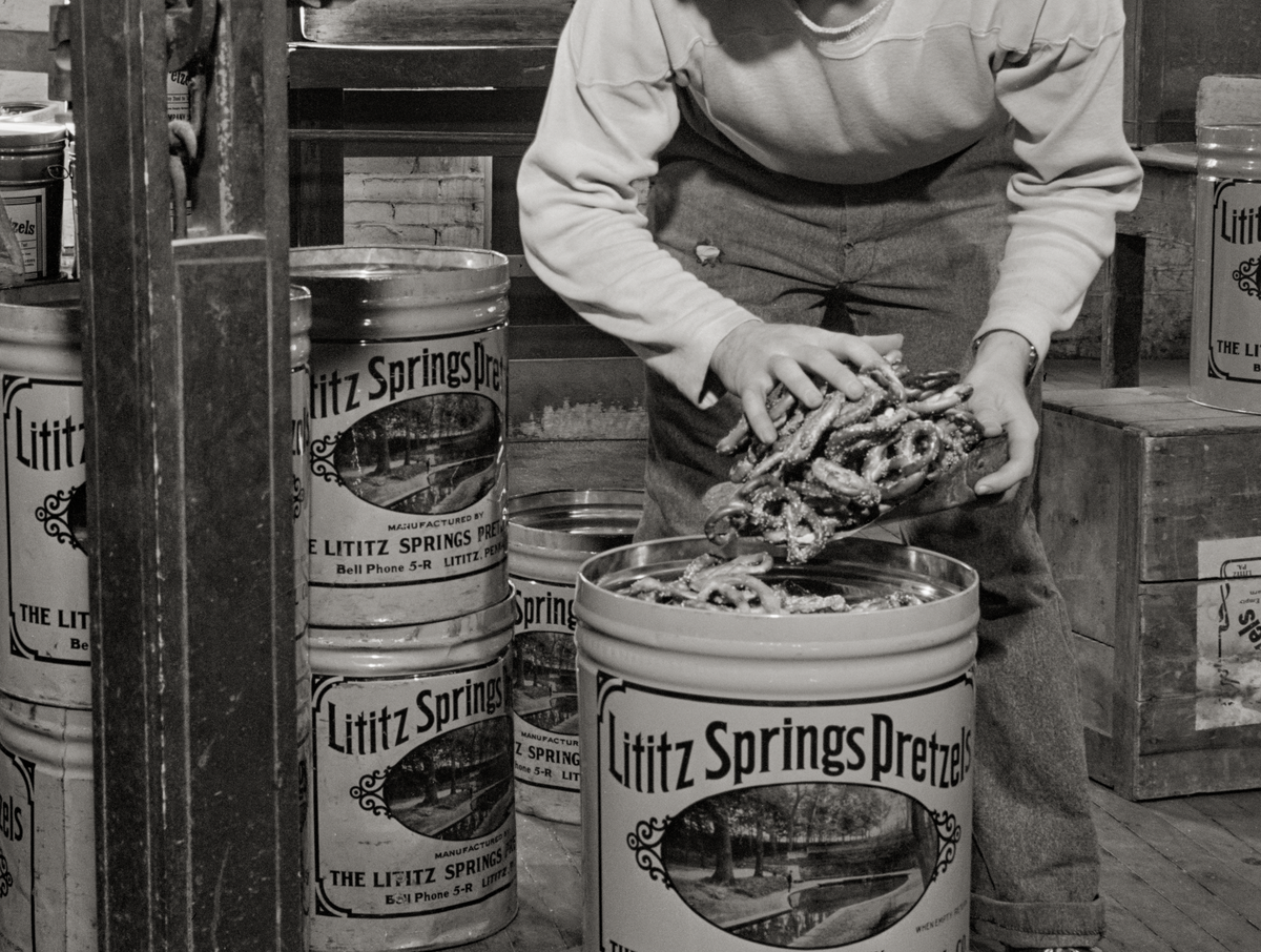 Lititz Pretzels, Lititz, Pennsylvania, 1942