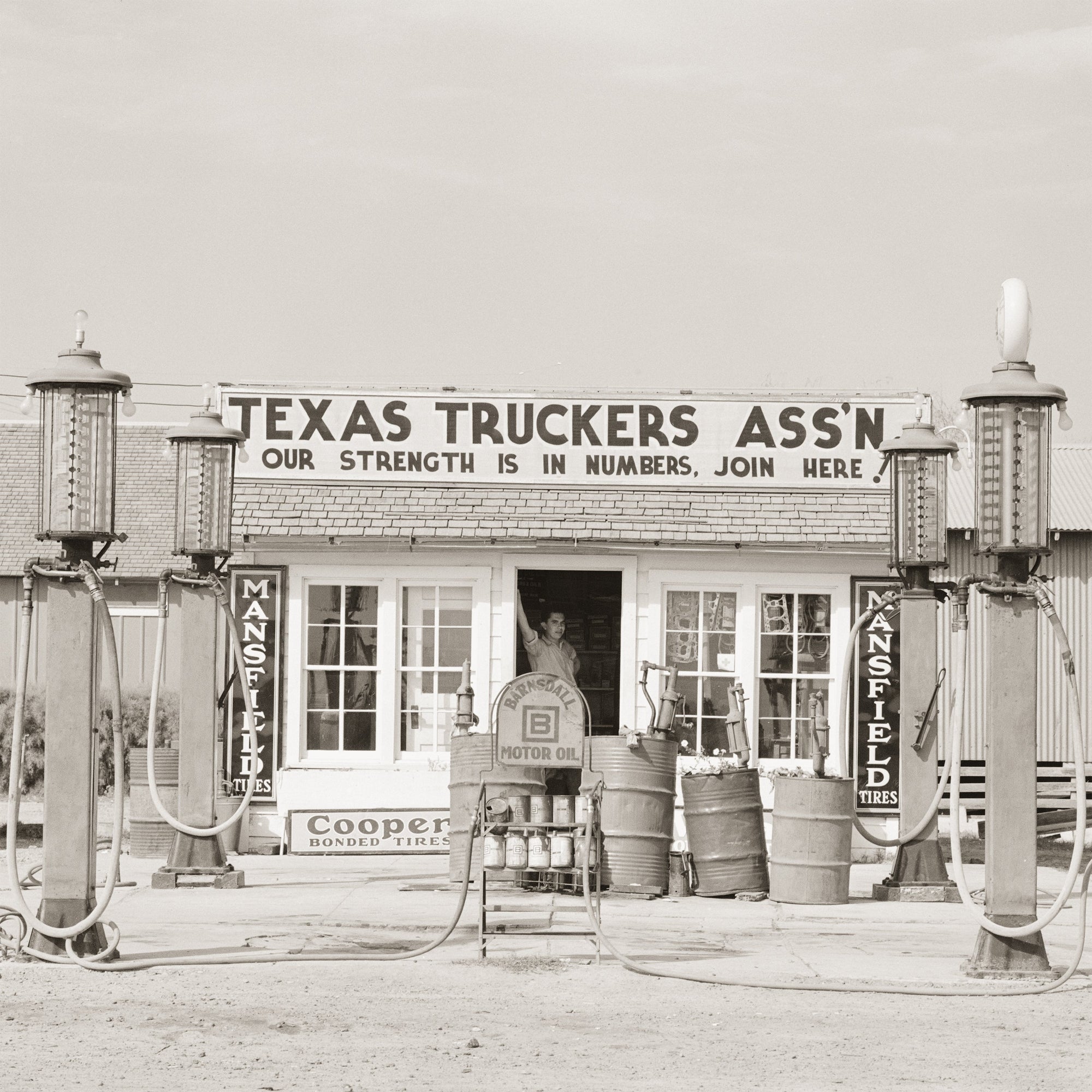 Texas Gas Station Photo, Edcouch, Russell Lee, 1939 Historical Pix