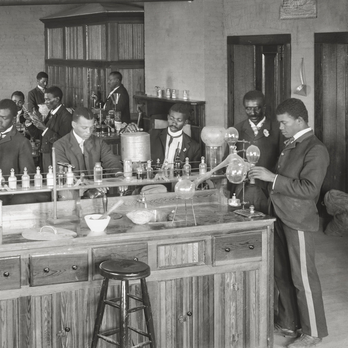 Tuskegee Institute Chemistry Students, 1902 Historical Pix