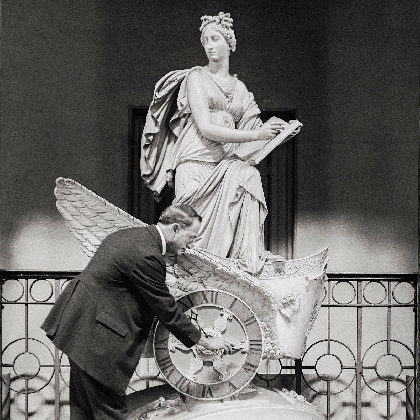US Capitol Setting Clock, Washington DC, 1922 Historical Pix