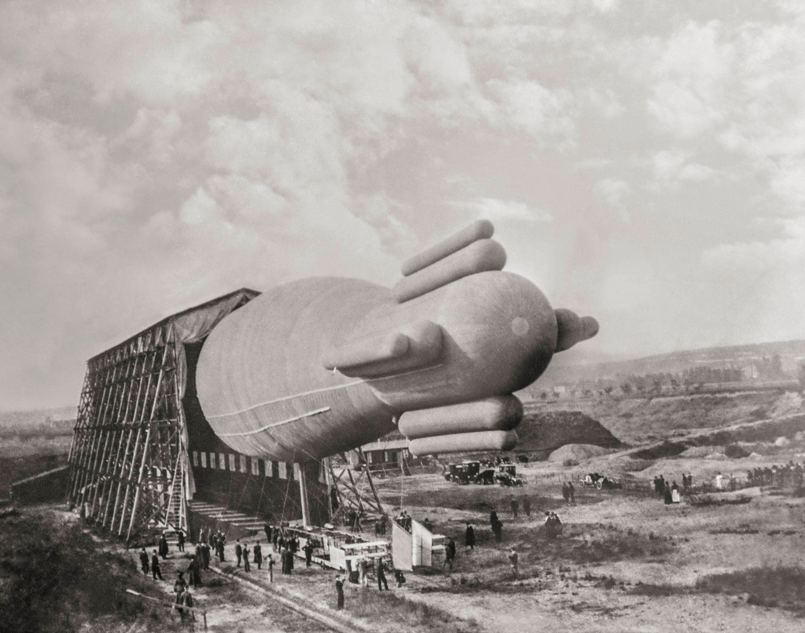 World War Airships Wall Collection (Blimps, Dirigible, Zeppelins) Historical Pix