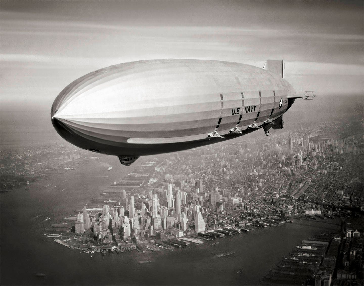 World War Airships Wall Collection (Blimps, Dirigible, Zeppelins) Historical Pix